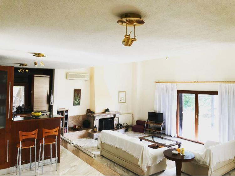 Bright & Spacious Seaview Villa 시비리 외부 사진