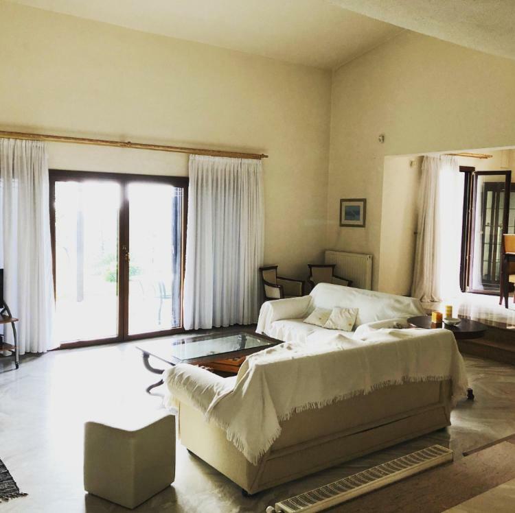 Bright & Spacious Seaview Villa 시비리 외부 사진